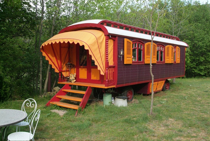 Caravans Living On Wheels While Traveling