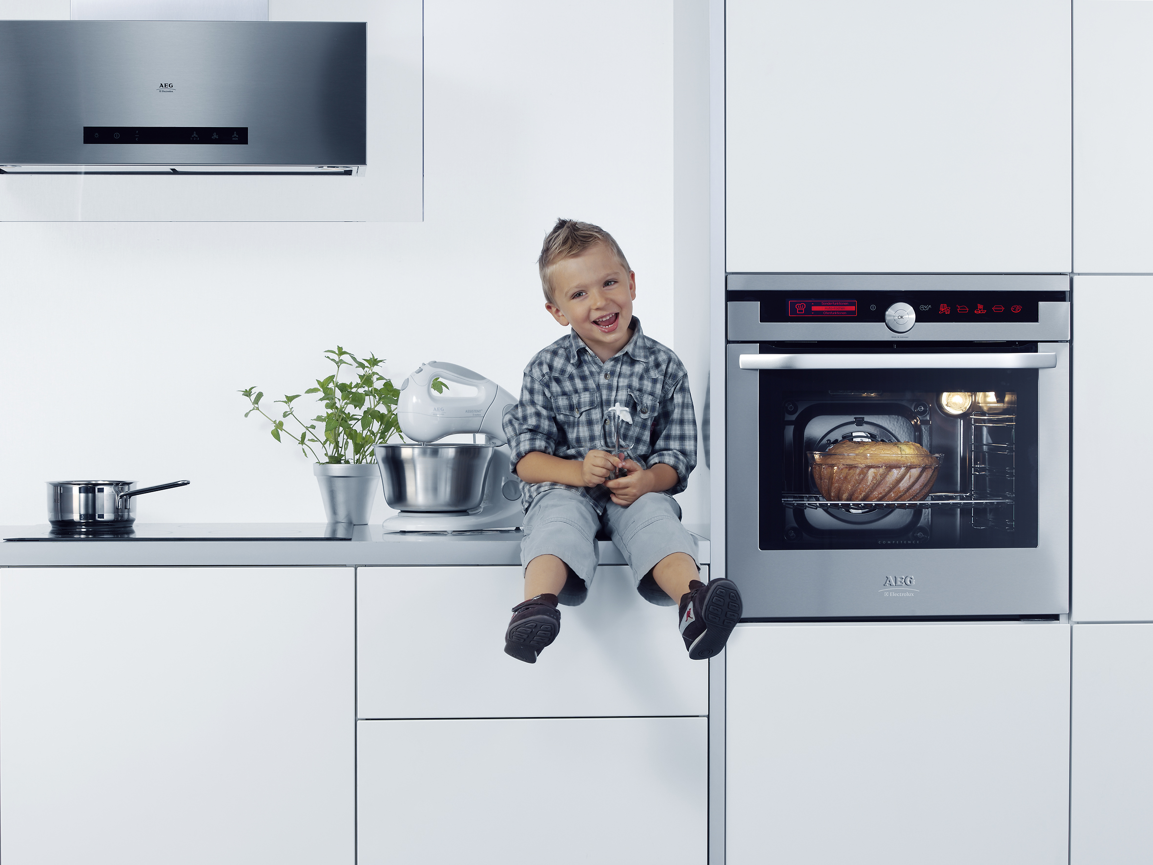 MULTI-TASKING WHILE COOKING MADE EASIER